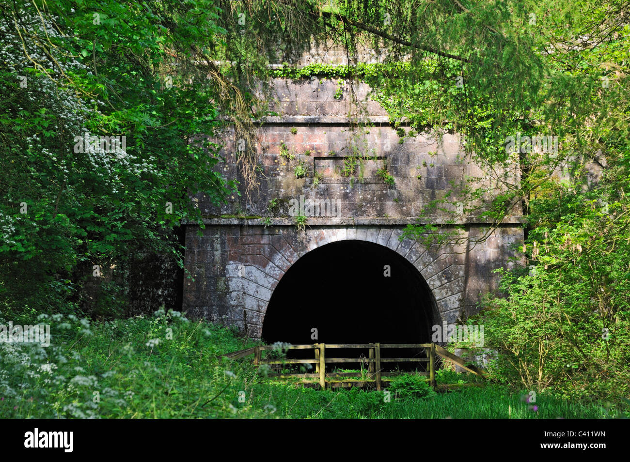 Portale ad est del Tunnel Hincaster. Raggiungere il nord di Lancaster a Kendal canal. Hincaster, Cumbria, Inghilterra, Regno Unito. Foto Stock