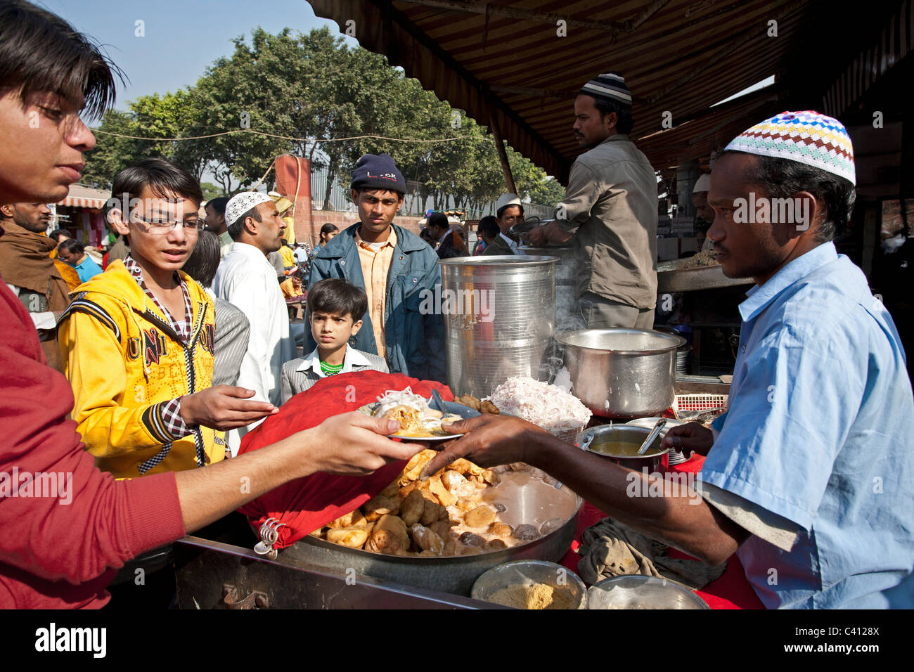 Cucina di strada venditore. New Delhi. India Foto Stock