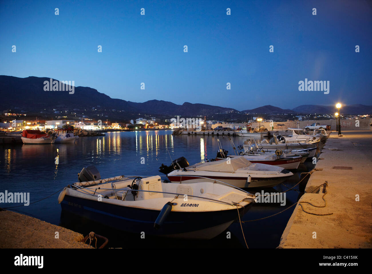 La città di Makry Gialos e le aree circostanti nel sud di Creta, Grecia, l'Europa. Foto Stock