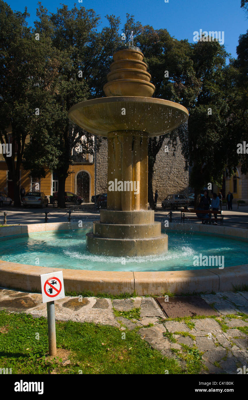 Danteov trg piazza Pola la penisola istriana Croazia Europa Foto Stock