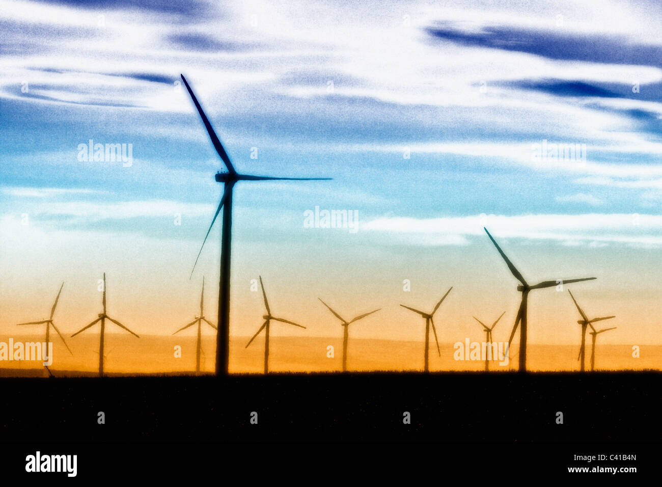 Generazione di elettricità mulini a vento & highway Wasco, Oregon Foto Stock