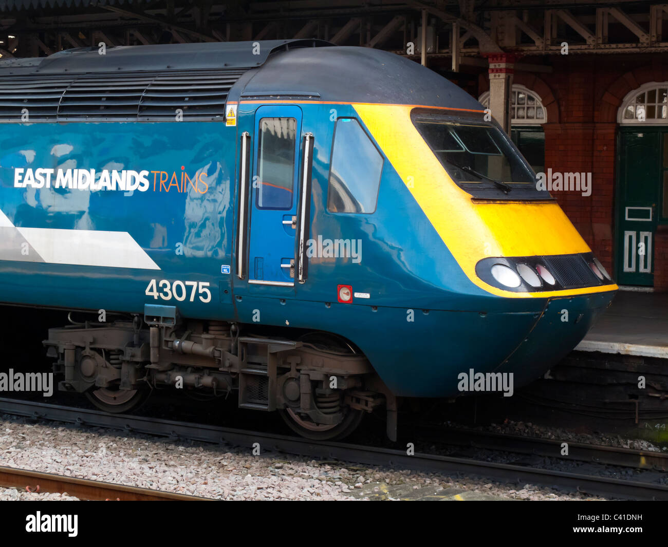 East Midlands treni Inter City 125 locomotive diesel in treno la stazione di Nottingham England Regno Unito Foto Stock