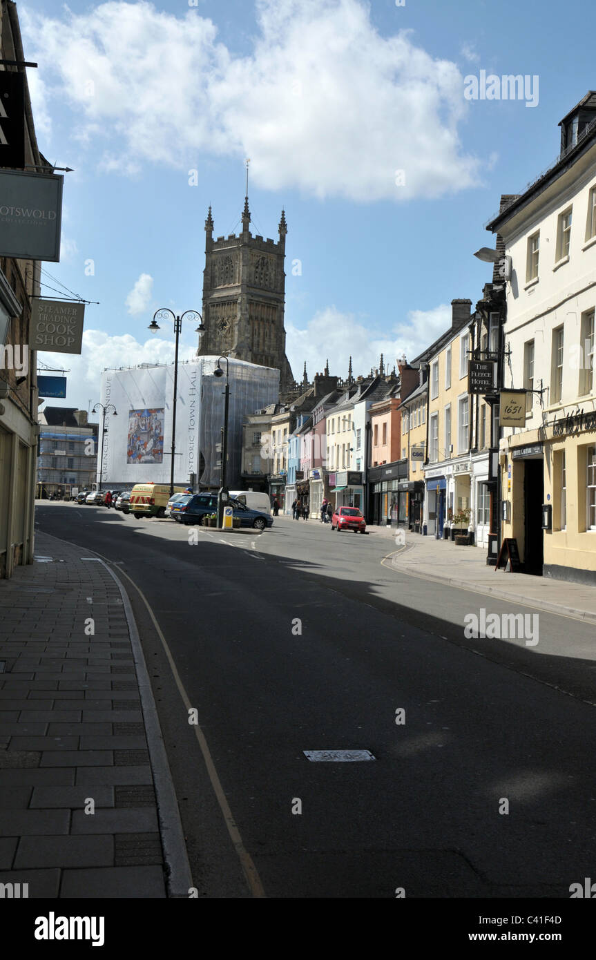 Cirencester town center con chiesa parrocchiale,gloucestershire,l'Inghilterra,uk Foto Stock