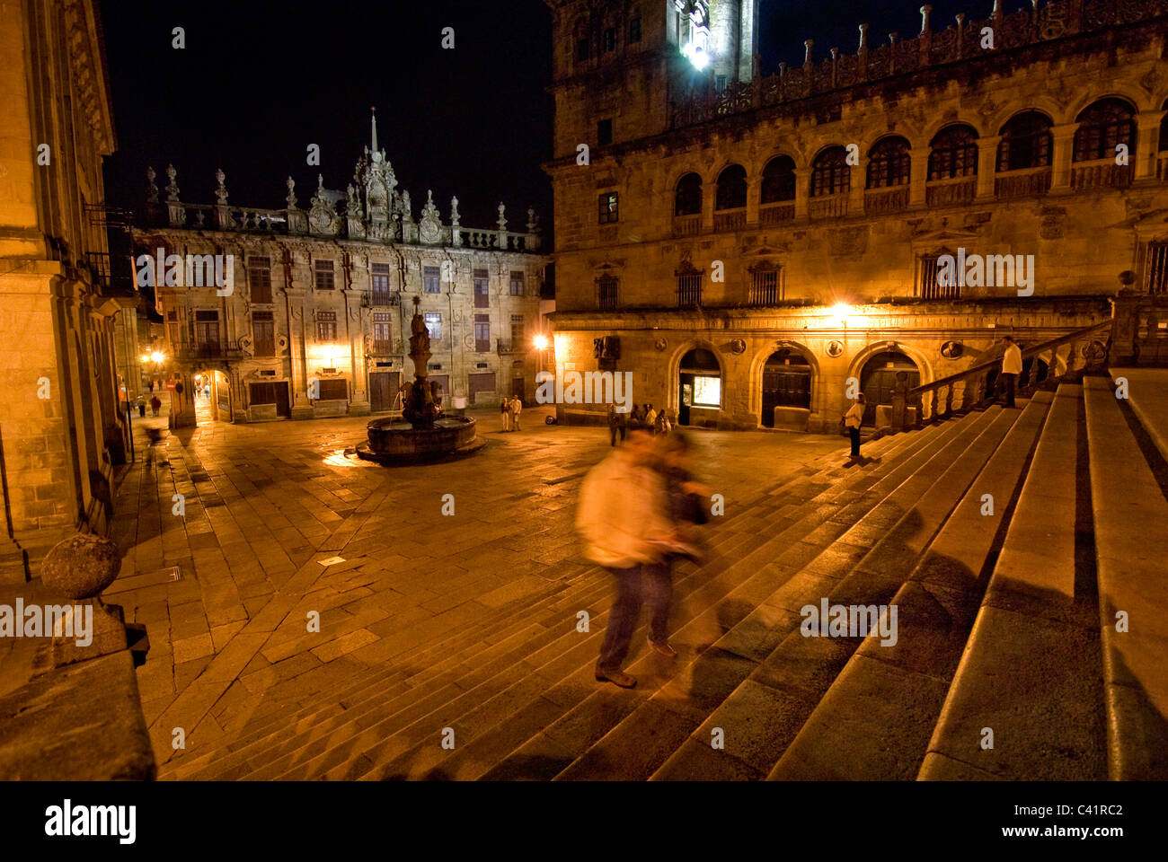 Praza das Praterías in Santiago de Compostela durante la notte la Galizia, Spagna Foto Stock