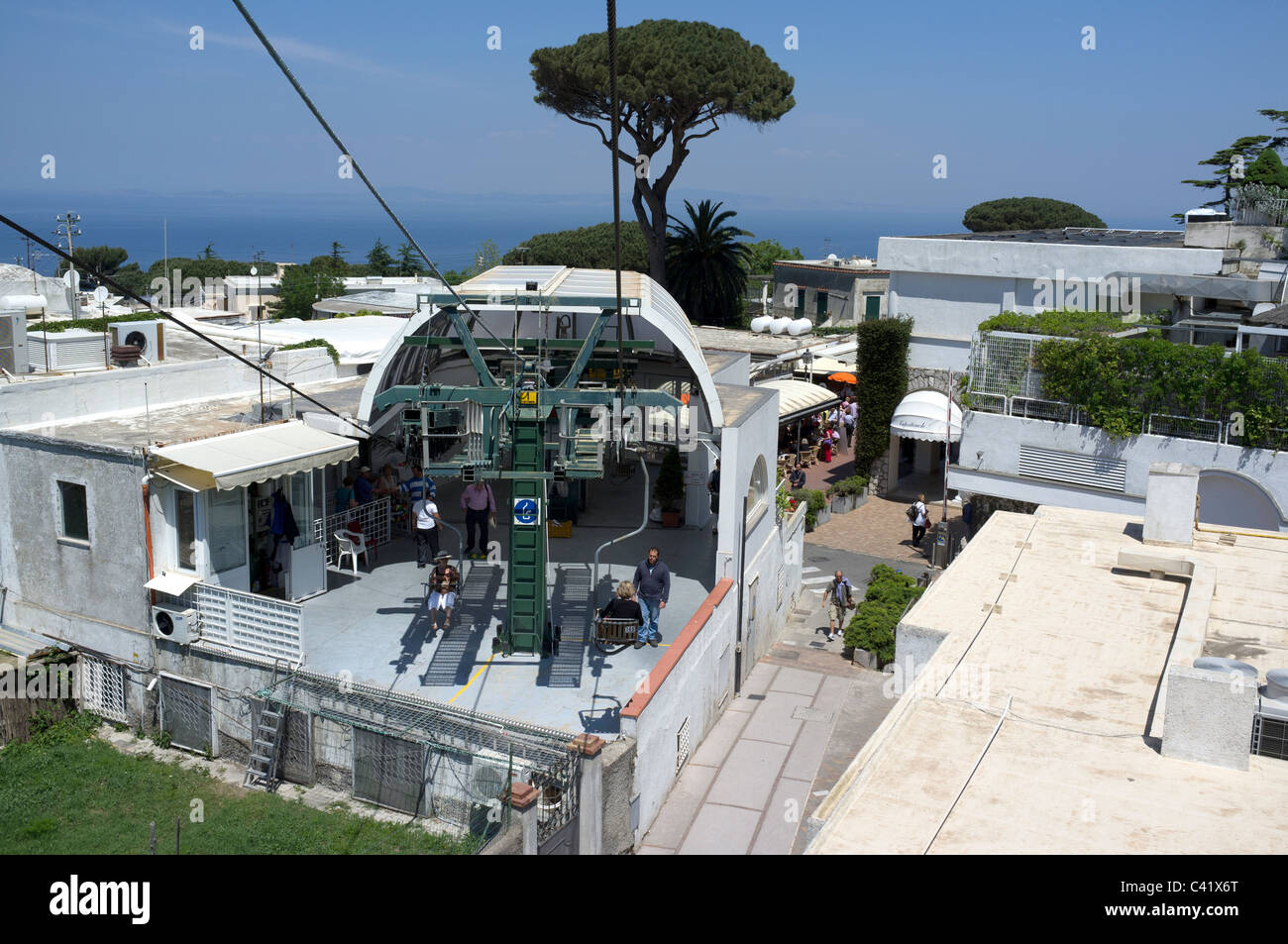 Arrivando alla stazione di base della Anacapri seggiovia per Monte Solaro Foto Stock