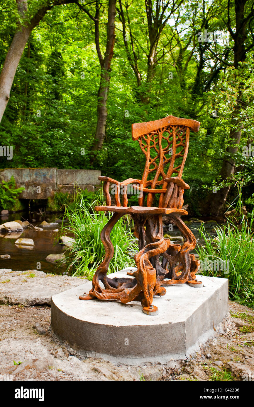 Una ghisa scultura in Valle di Rivelin Sheffield South Yorkshire Regno Unito Foto Stock