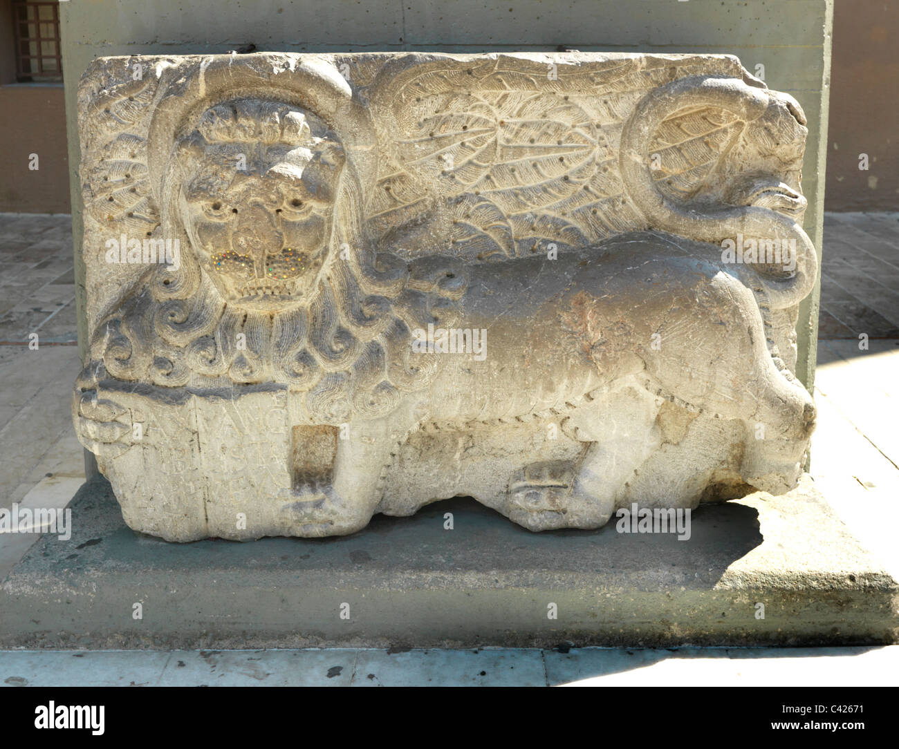 Atene Grecia Plaka scultura di San Marco come il leone al di fuori del museo Foto Stock