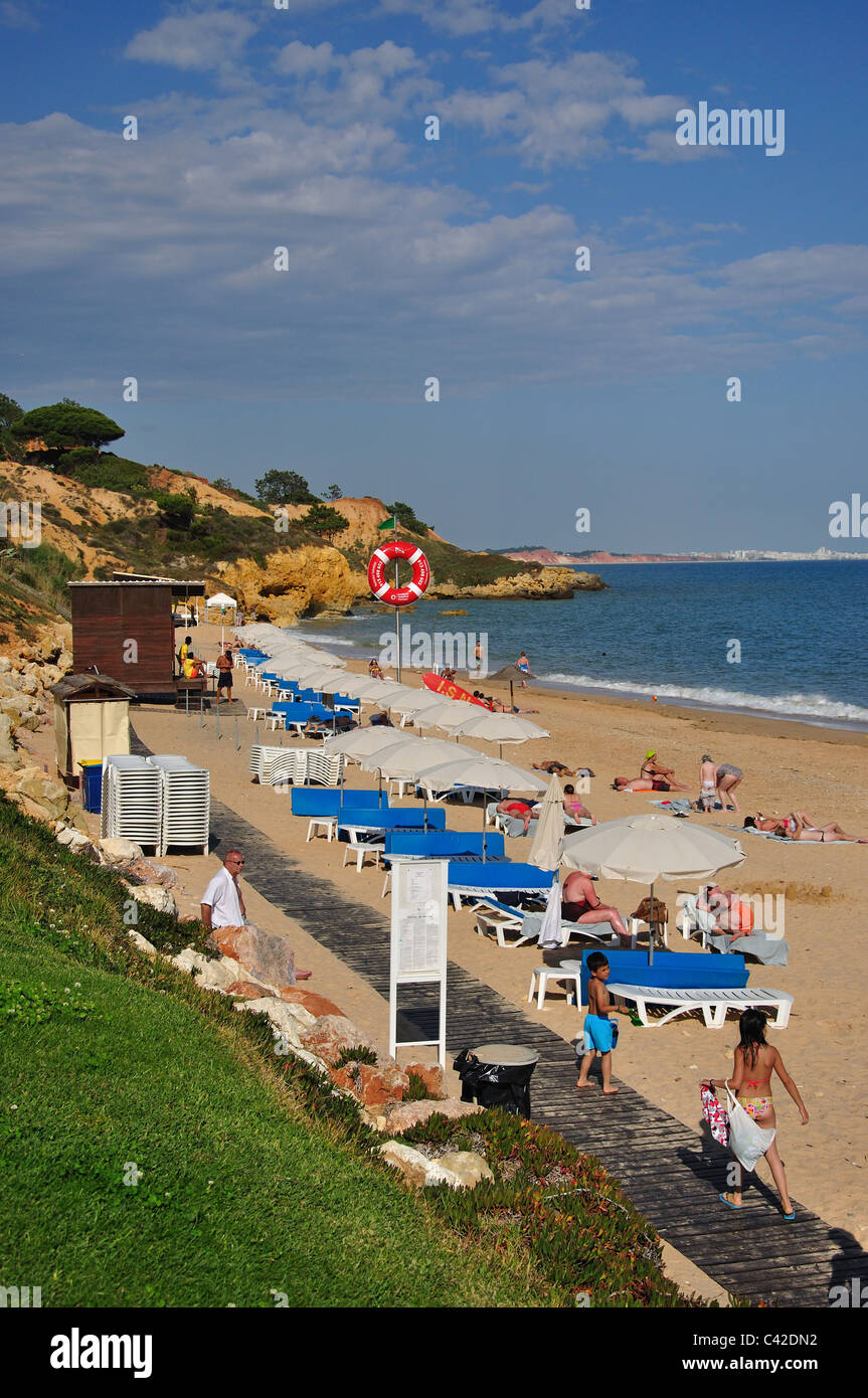 Beach resort vista, Praia da Oura, distretto di Faro, regione di Algarve, PORTOGALLO Foto Stock