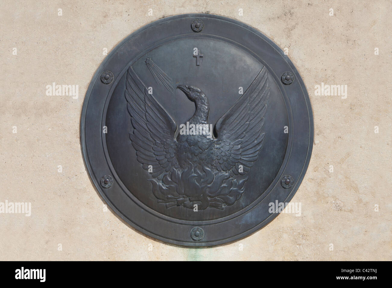 Una lapide con il Phoenix in Piazza Syntagma ad Atene, Grecia Foto Stock