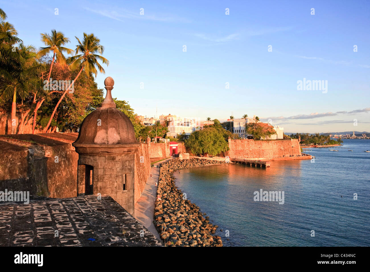 Stati Uniti d'America, Caraibi, Puerto Rico, San Juan, città vecchia, Paseo del Morro e La Muralla Foto Stock