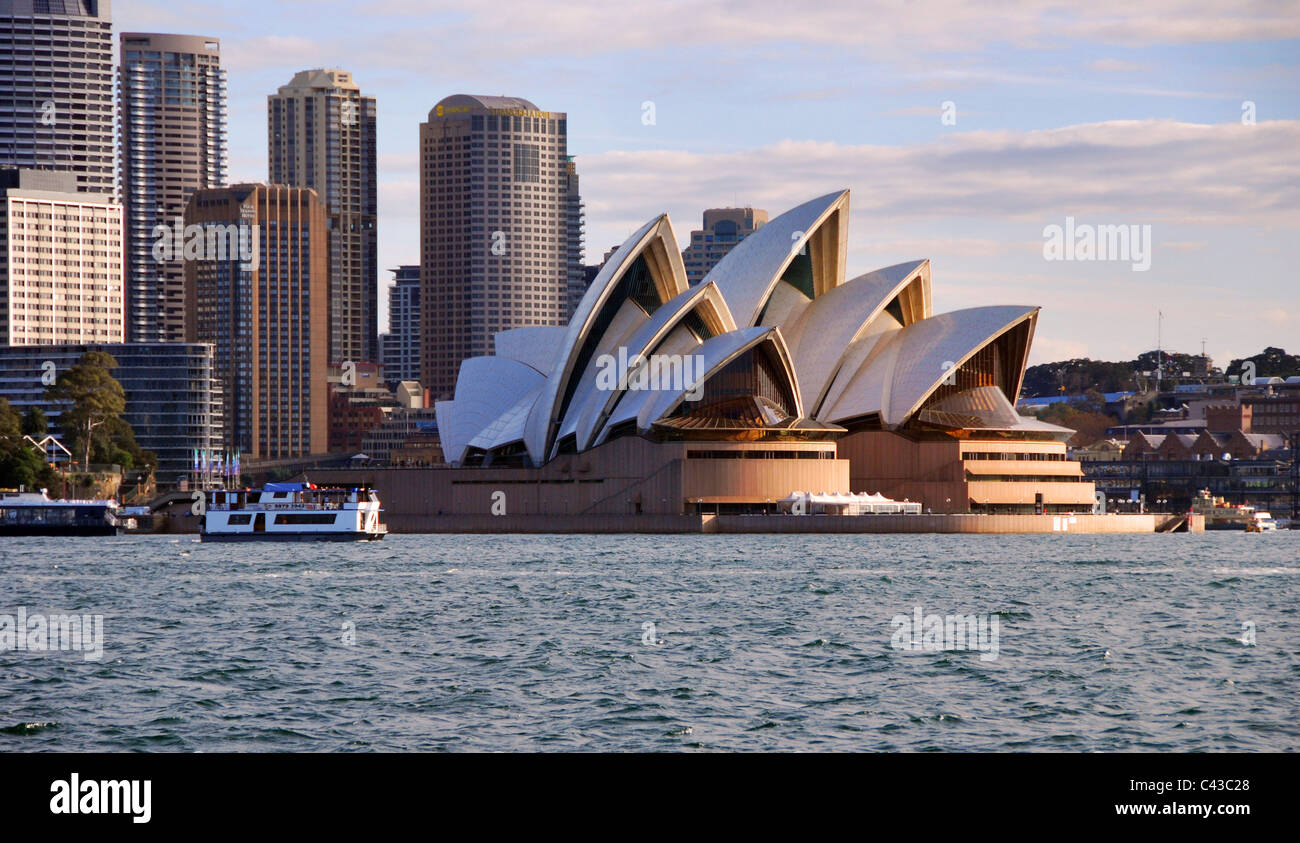 Città di Sydney in Australia con uffici, Harbour Bridge e opera house Foto Stock