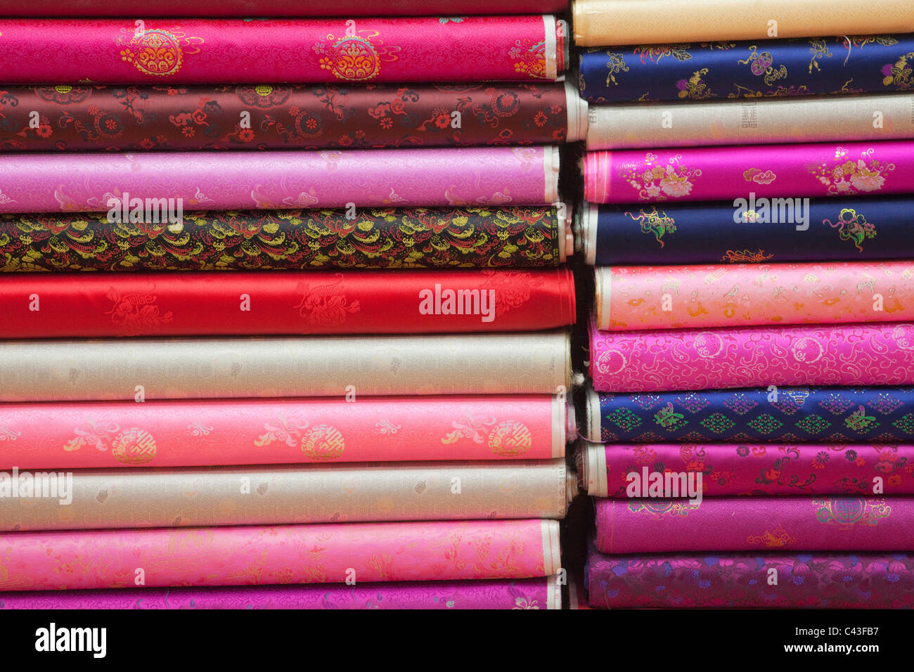 Asia, Corea, Seoul, il Mercato di Dongdaemun, negozio di tessuti, tessuto, materiale, seta, sete, Shop, negozi, mercati, mercati, turismo, tra Foto Stock