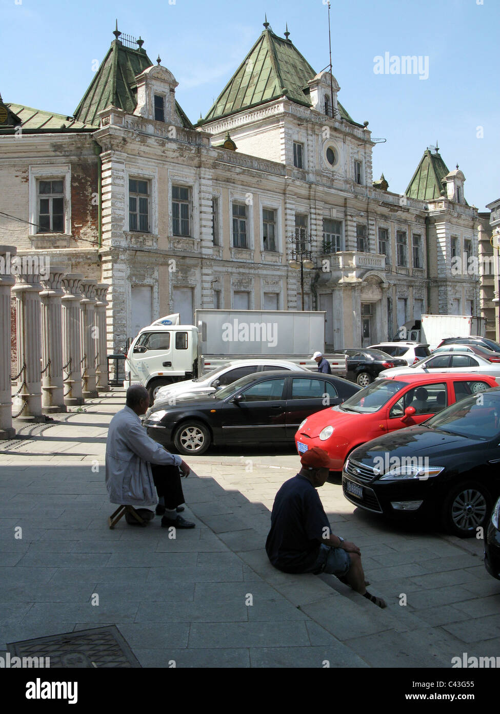 Vecchio russo non ripristinati edificio coloniale vicino la Russia Street, Dalian, Cina. Foto Stock