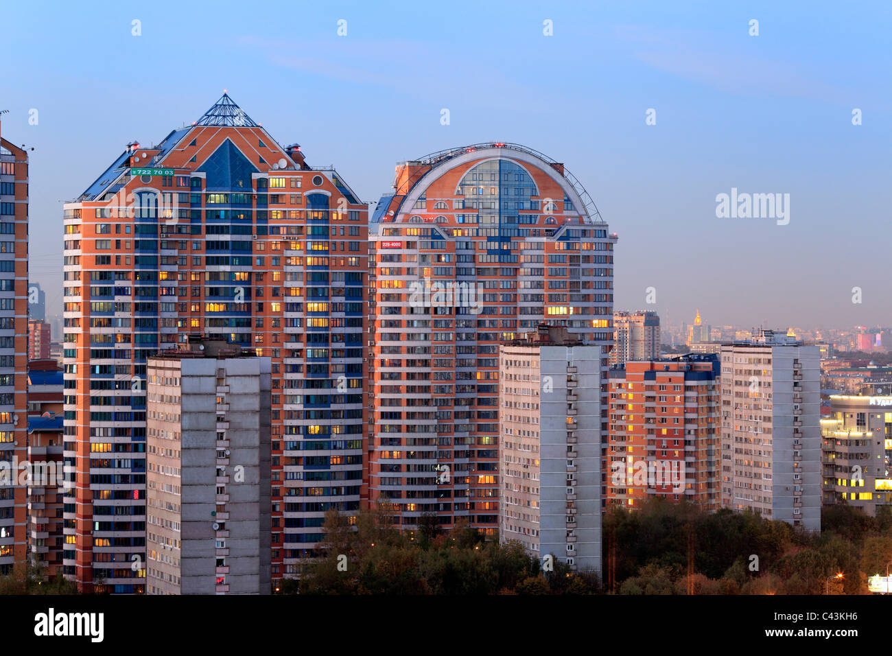 L'Europa, Europeo, Europa orientale, Mosca, Russia, russo, città, Casa, Case, Street, strade, vista da sopra, tramonto, Foto Stock