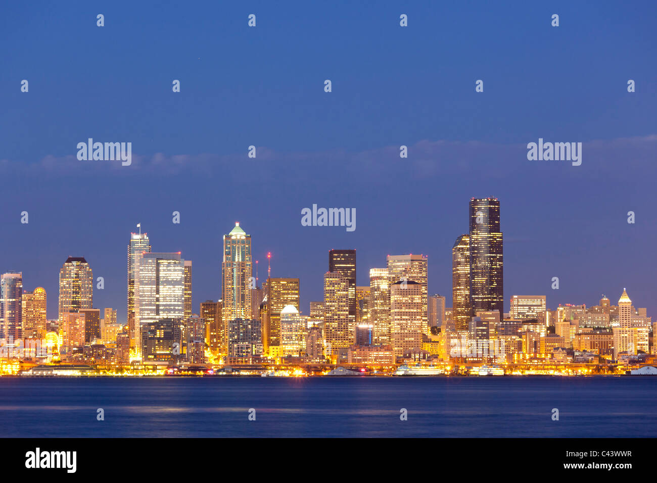 Seattle Skyline da Alki Beach, Stati Uniti d'America Foto Stock