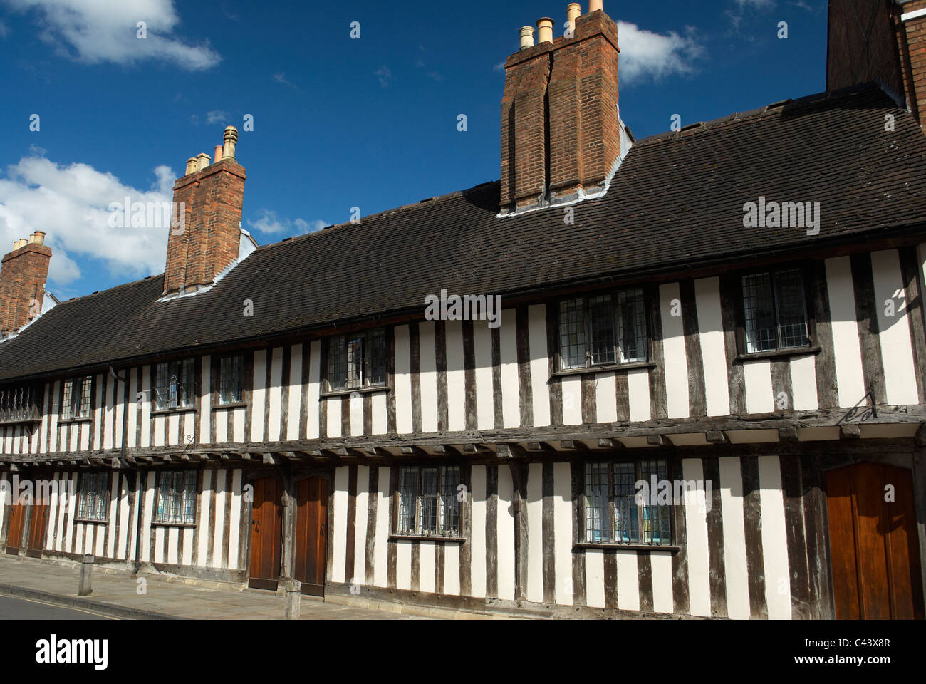 Metà tradizionale edificio con travi di legno a Stratford Upon Avon Foto Stock