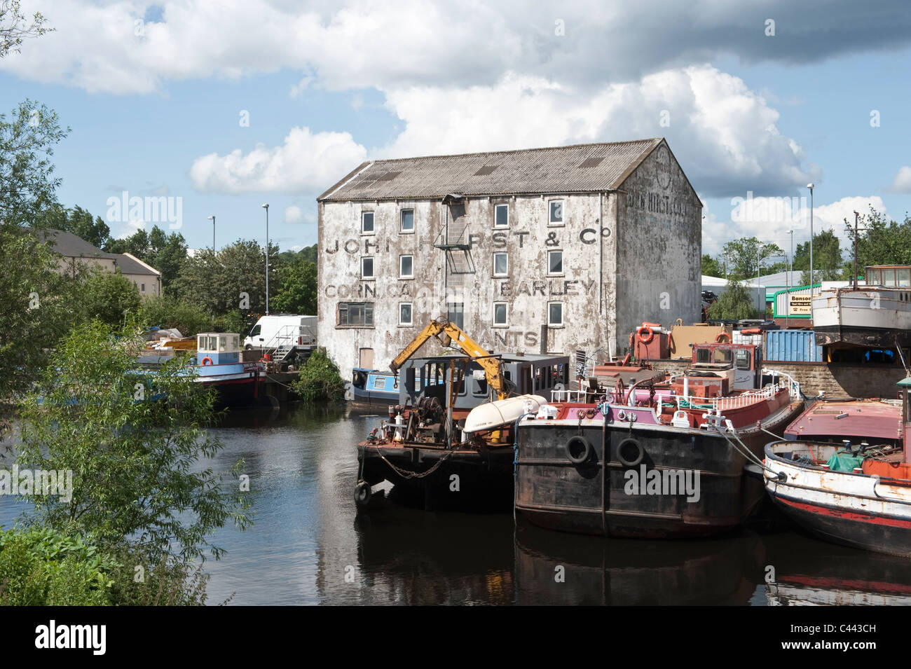 John Hurst & Co Mulino a 21, Thornes Lane, Wakefield dal fiume Calder, Gallery Walk, Wakefield, West Yorkshire WF1 5AW Foto Stock