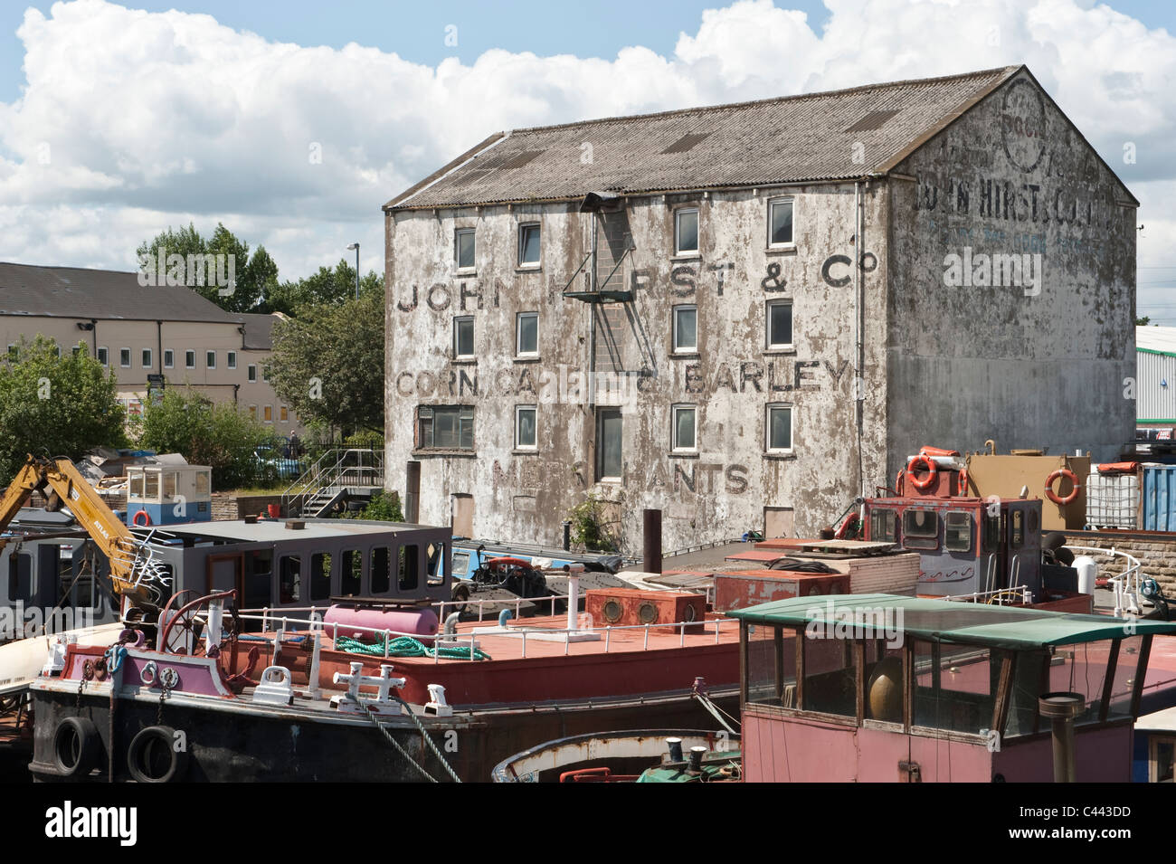 John Hurst & Co Mulino a 21, Thornes Lane, Wakefield dal fiume Calder Gallery Walk, Wakefield, West Yorkshire WF1 5AW Foto Stock