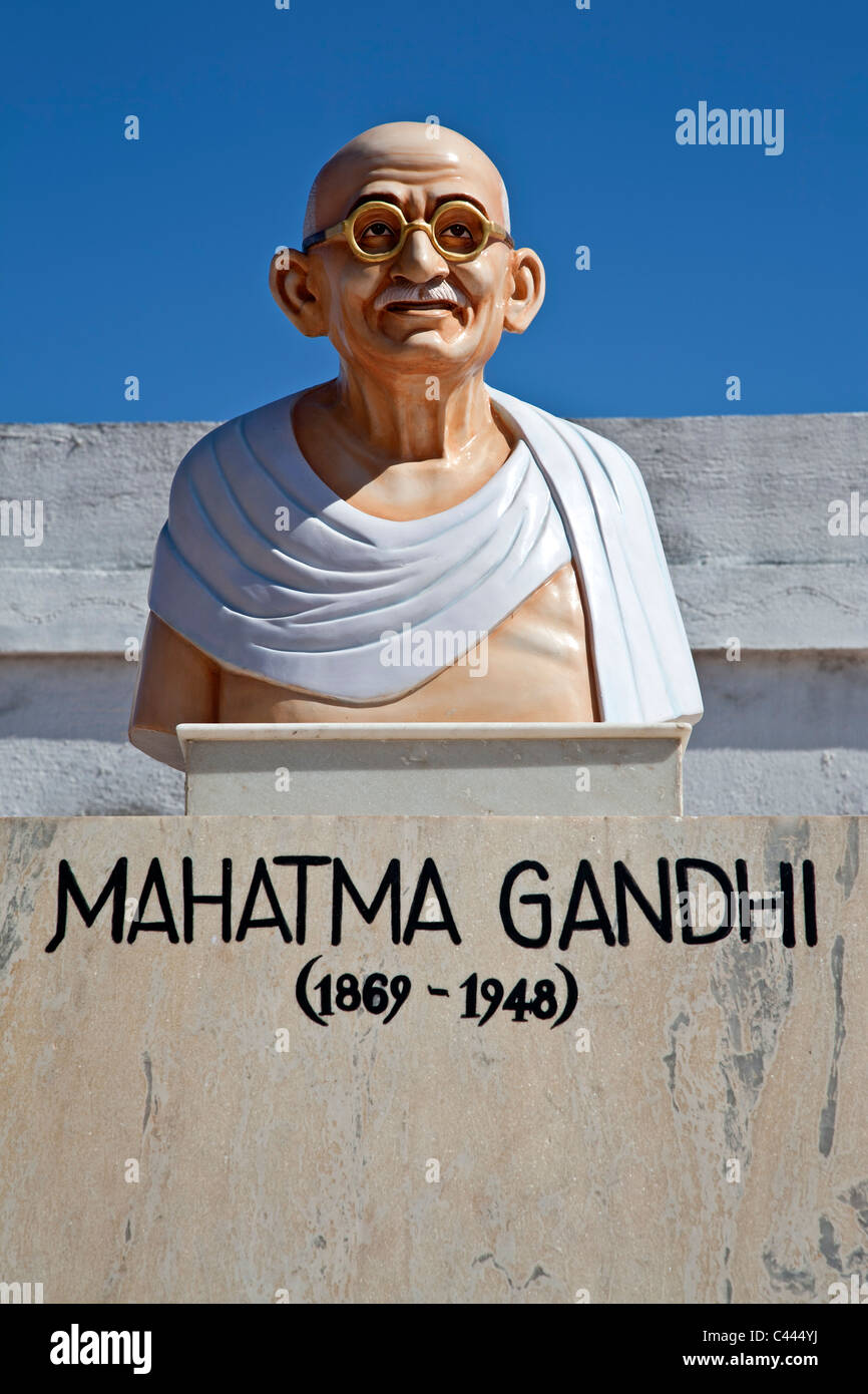 Statua di Gandhi. Diu isola. Il Gujarat. India Foto Stock