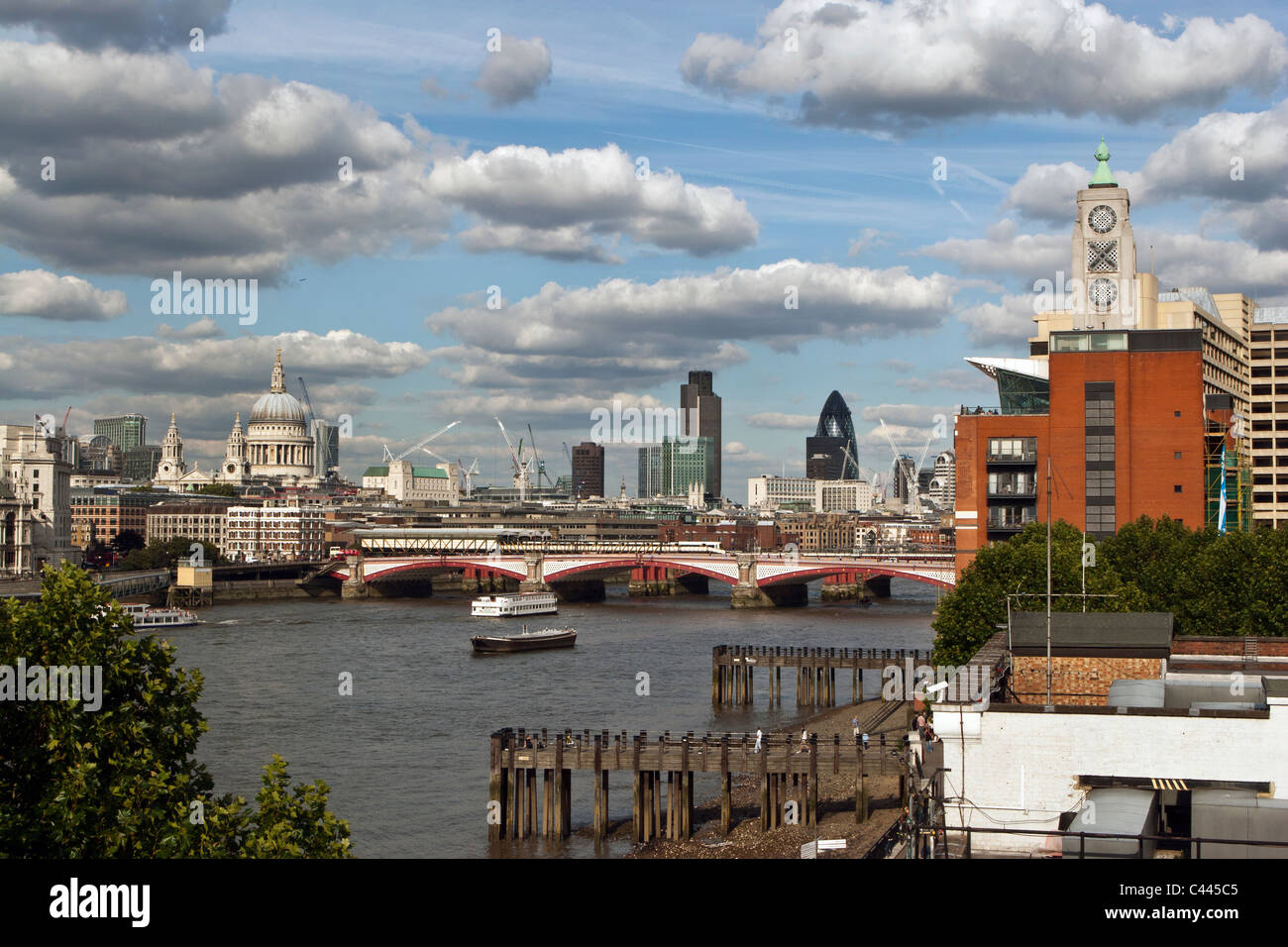 St Pauls e del Tamigi Oxo Tower of London, England, Regno Unito. Foto Stock