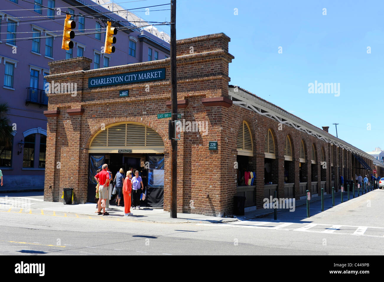 Famosa la città di Charleston mercato quartiere dello shopping del centro storico di Charleston, South Carolina SC Foto Stock
