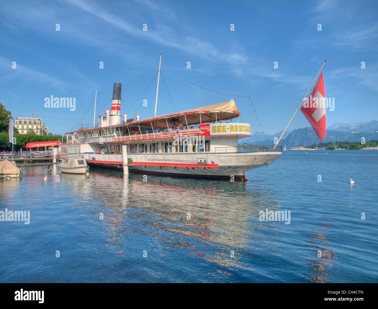 Bandiera, hotel National, nave, battello a vapore, steamboat, Lucerna, Svizzera, Vierwaldstattersee, il lago di Lucerna, Foto Stock