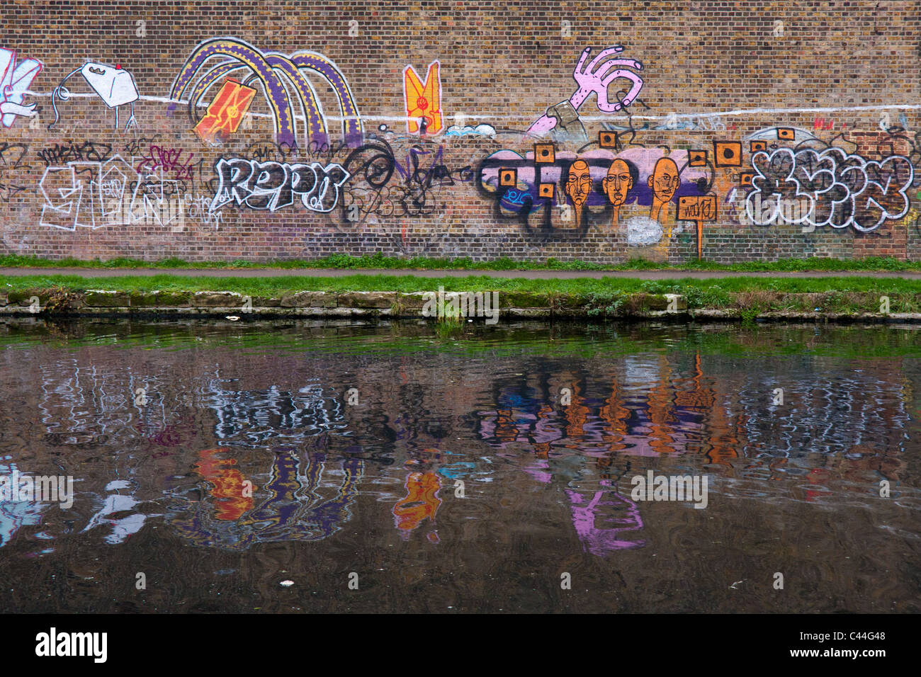 Graffiti del fiume Lea (Lee) Est di Londra Foto Stock