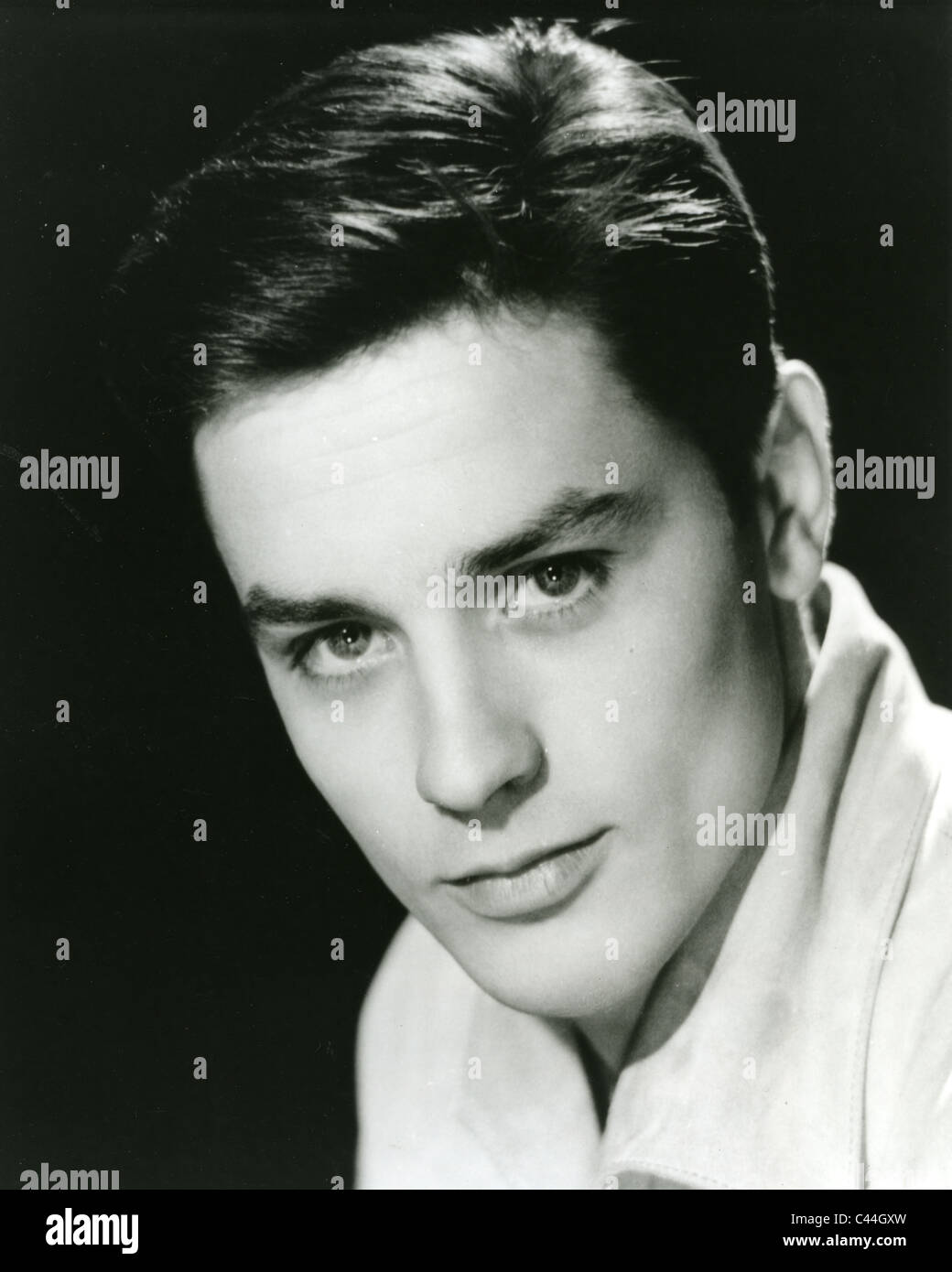 ALAIN DELON attore francese circa 1958 Foto Stock