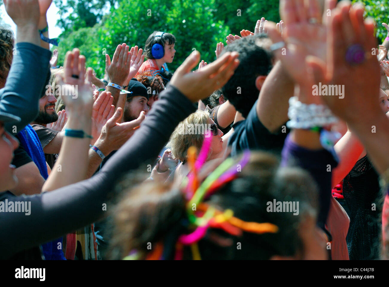 La folla che partecipano al Womad Festival di Musica Taranaki Nuova Zelanda 2005 Foto Stock