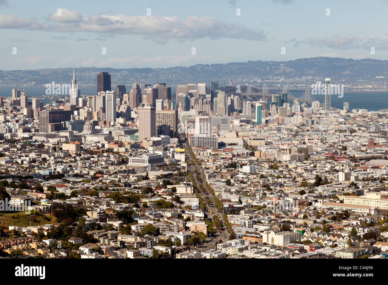 San Francisco è vista dal di sopra come si vede dalla zona di Twin Peaks. Foto Stock
