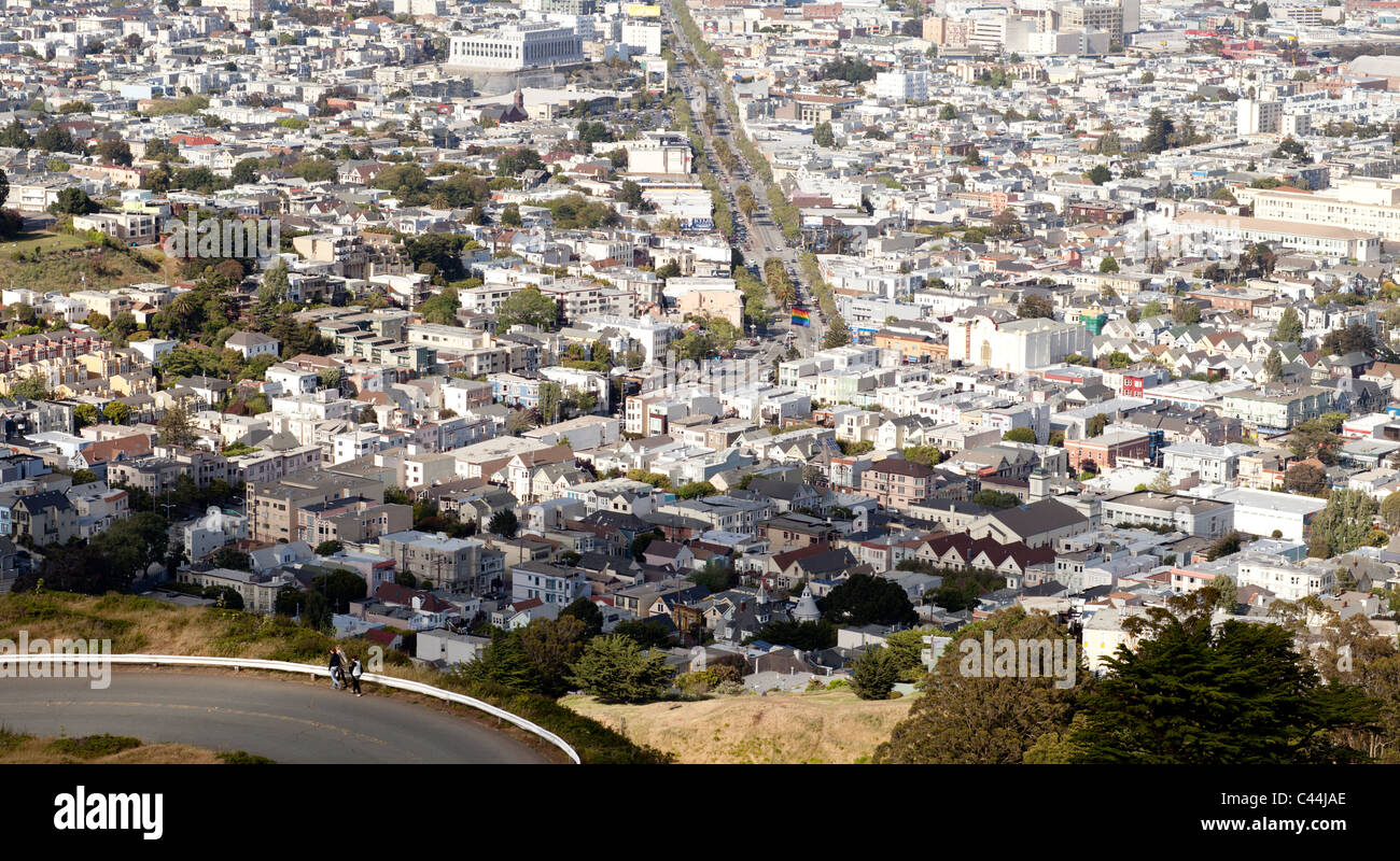 San Francisco è vista dal di sopra come si vede dalla zona di Twin Peaks. Foto Stock