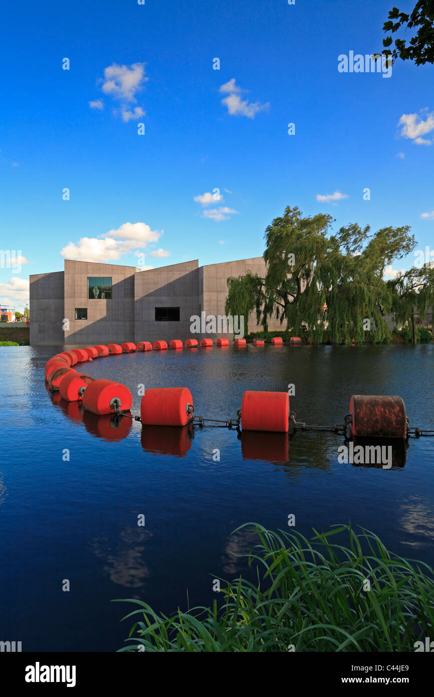 La Hepworth Wakefield e il fiume Calder, Wakefield, West Yorkshire, Inghilterra, Regno Unito. Foto Stock