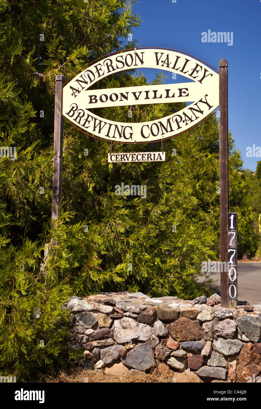 BOONVILLE, CALIFORNIA, STATI UNITI D'AMERICA - Anderson Valley Brewing Company firmano a Mendocino County. Foto Stock