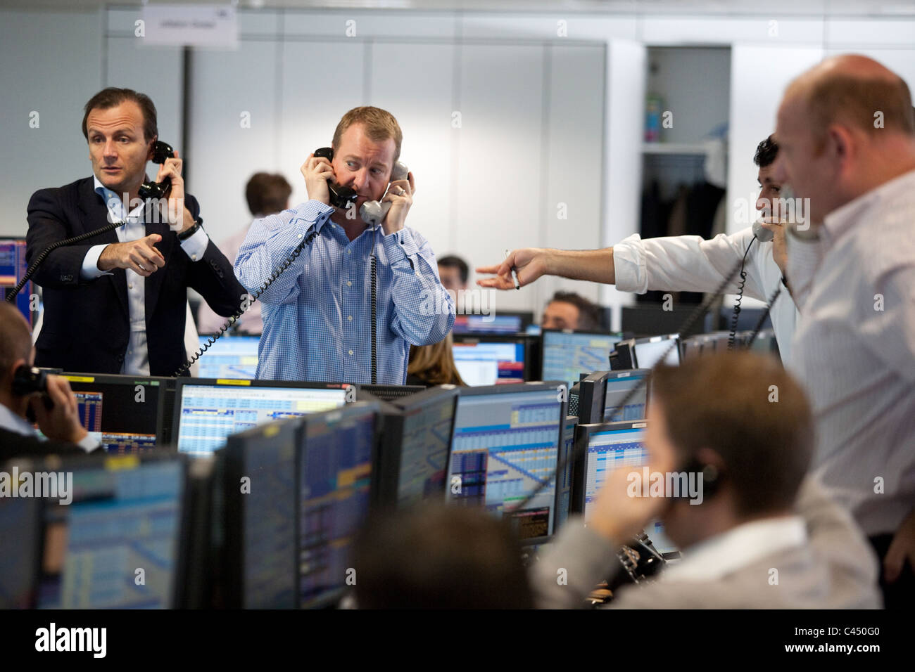 BGC voce + elettronica società di brokeraggio di trading floor , dove gli operatori di competere sui prezzi. Foto:Jeff Gilbert Foto Stock