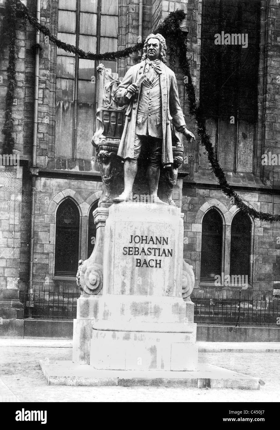 Johann Sebastian Bach memorial davanti alla Santa Chiesa di San Tommaso a Lipsia, 1935 Foto Stock