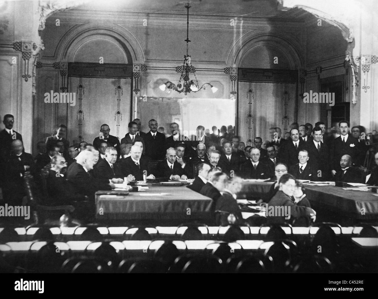 Stresemann, Scialoja, Briand, Drummond e Chamberlain a Lugano, 1928 Foto Stock