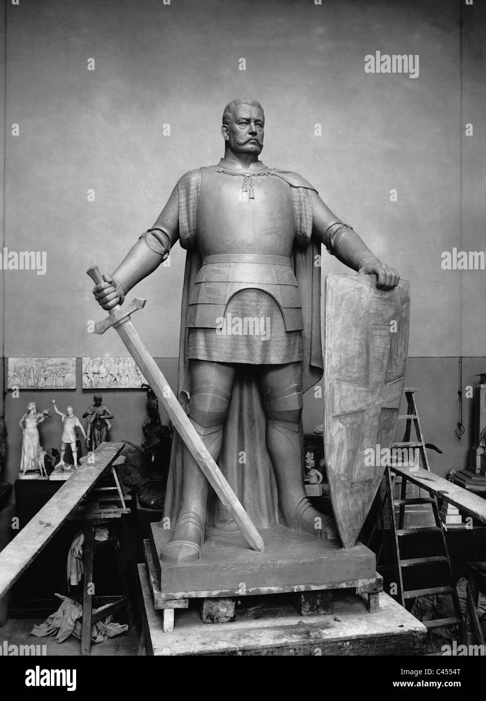 Statua con i lineamenti del viso di Paul von Hindenburg Foto Stock