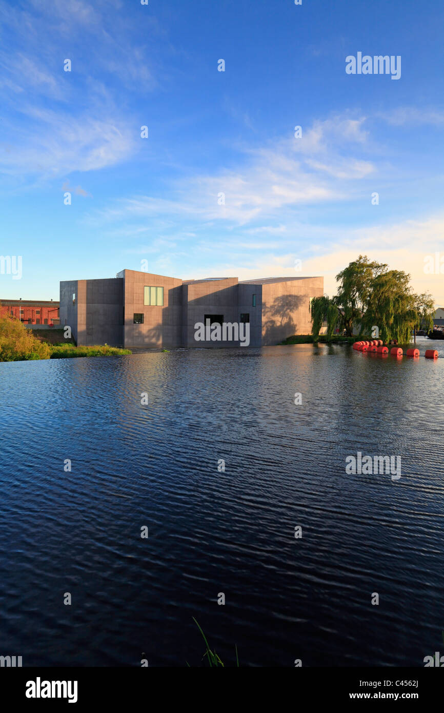 La Hepworth Wakefield e il fiume Calder, Wakefield, West Yorkshire, Inghilterra, Regno Unito. Foto Stock