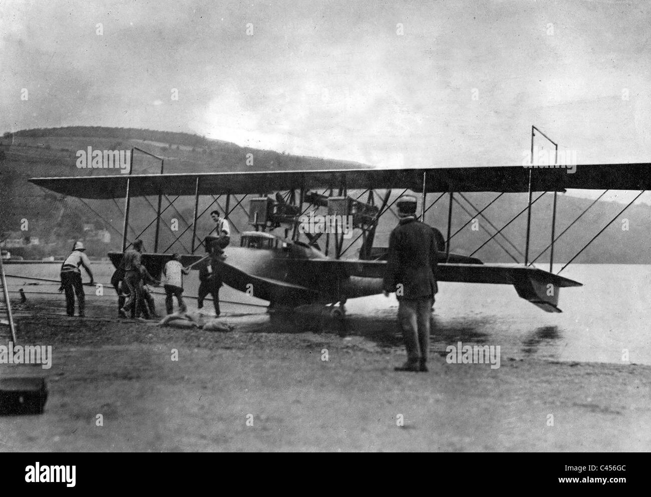 La barca Carty NC4 ritorna da un volo di prova Foto Stock