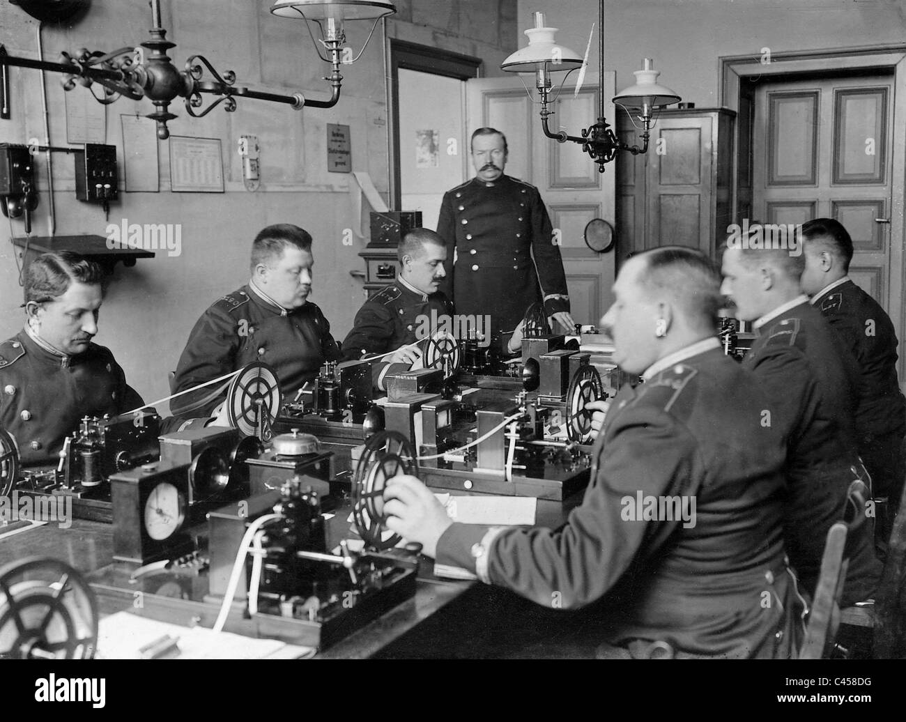 La polizia Scopri come inviare telegraphs, 1911 Foto Stock