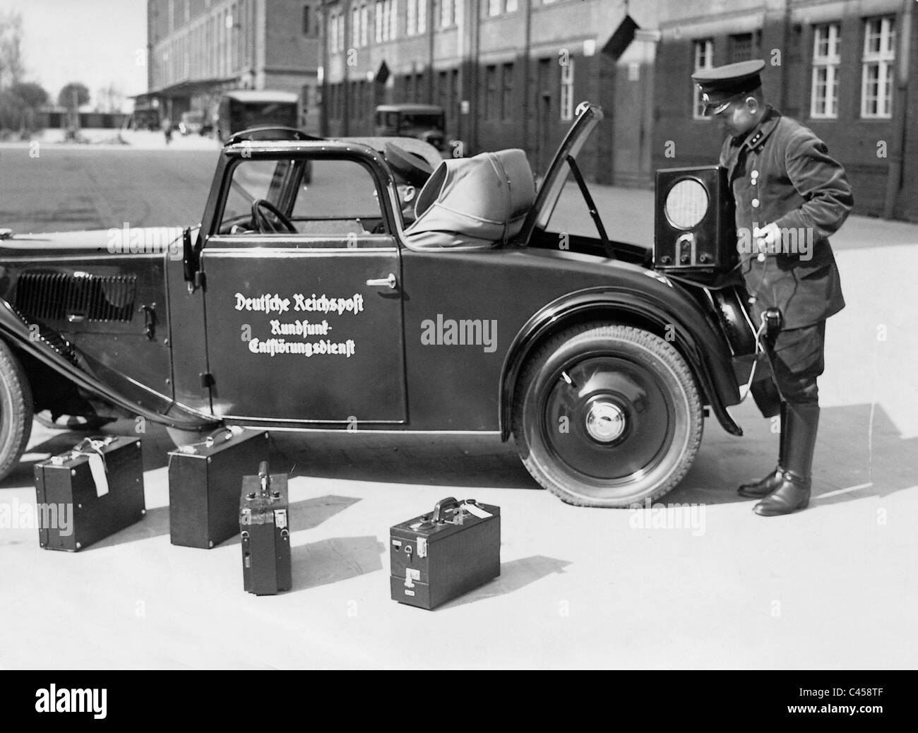 Onda Radio turbamento auto, 1935 Foto Stock