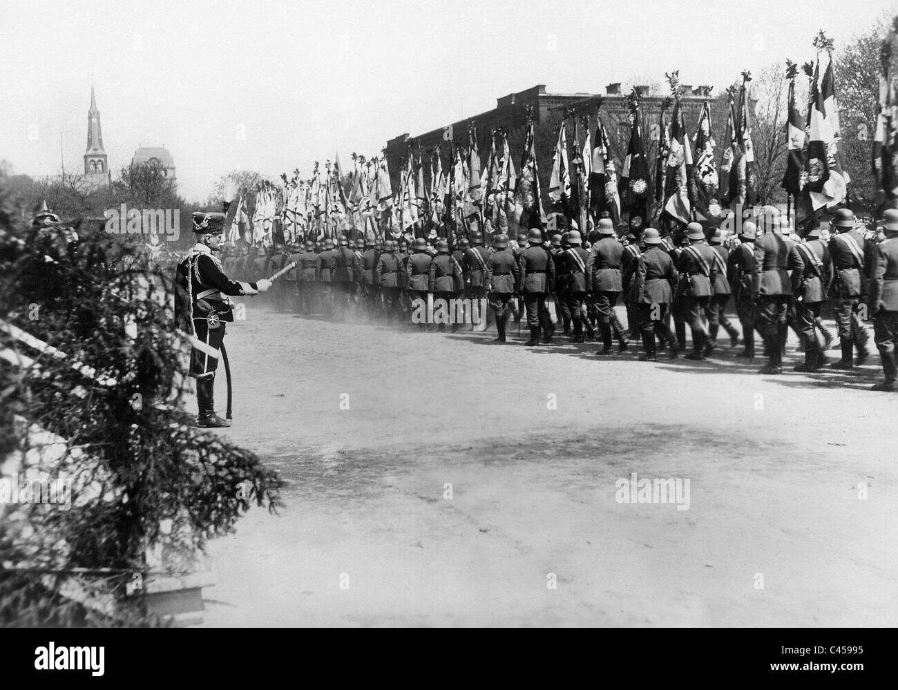 August von Mackensen ad una parata militare, 1928 Foto Stock