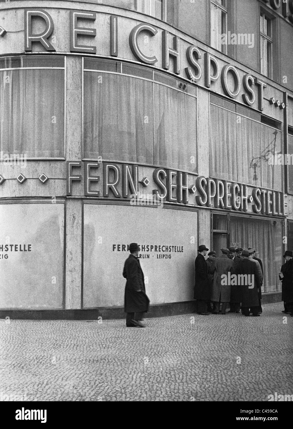 Ufficio postale con video telefono a Berlino, 1936 Foto Stock
