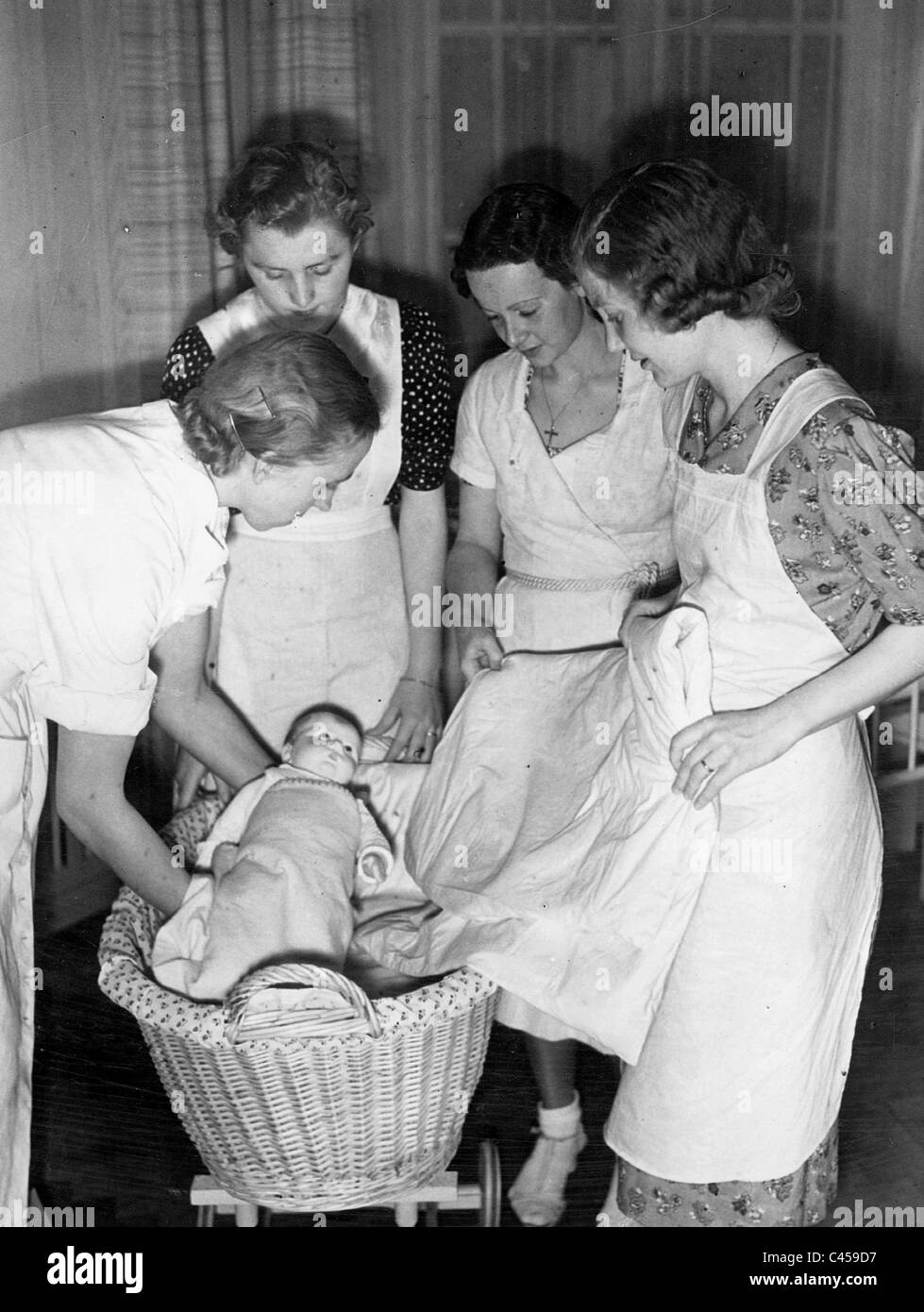 Per la cura di neonati al Reich Scuola nuziale, Schwanenwerder, 1938 Foto Stock