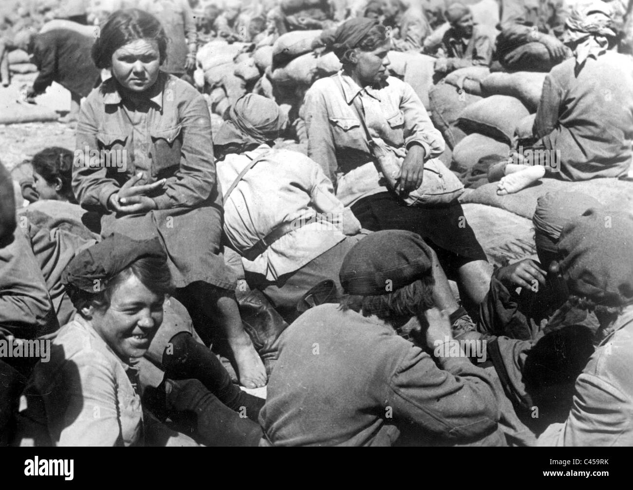 Femmina di prigionieri di guerra sovietici sul fronte orientale, 1942 Foto Stock