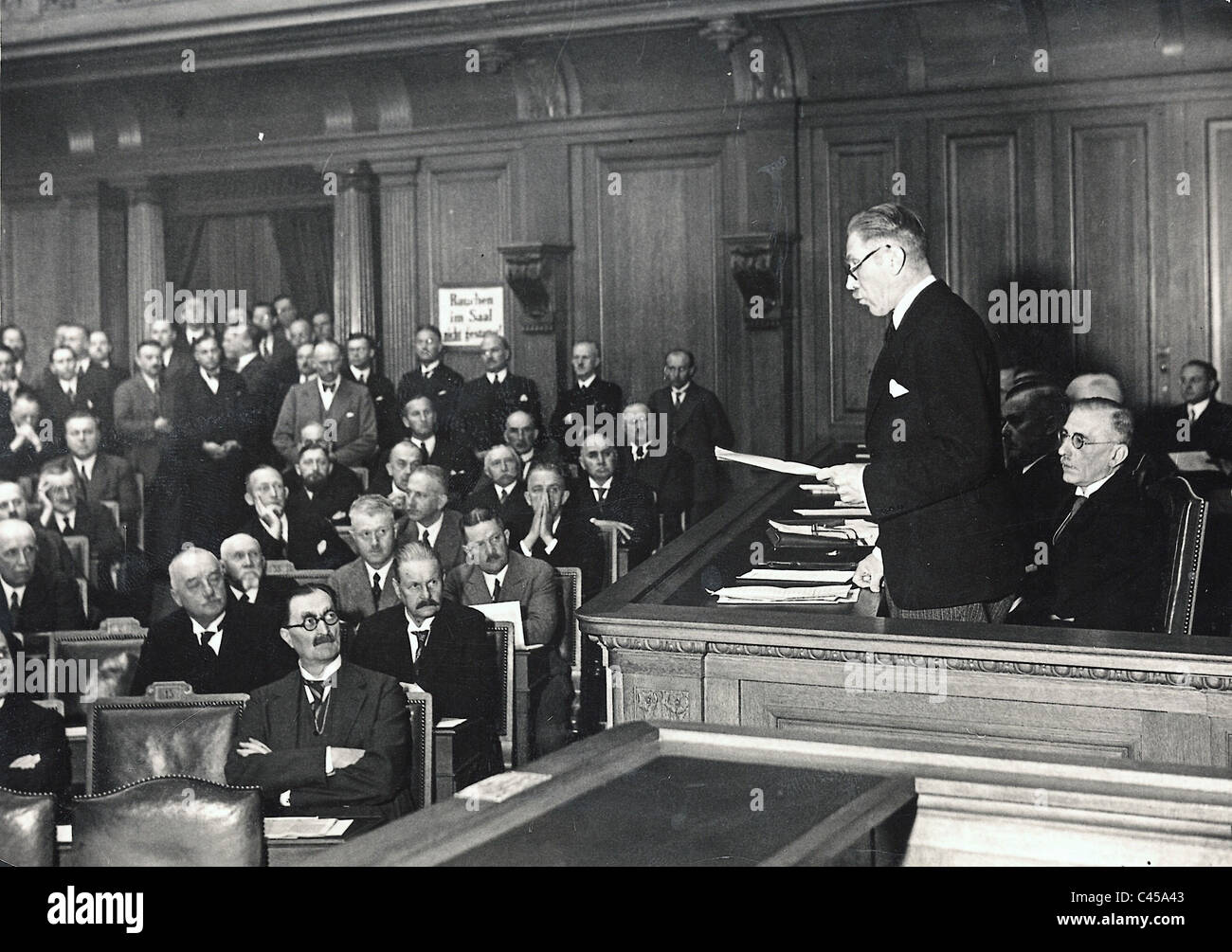 Franz von Papen davanti al Consiglio Agricoltura Foto Stock