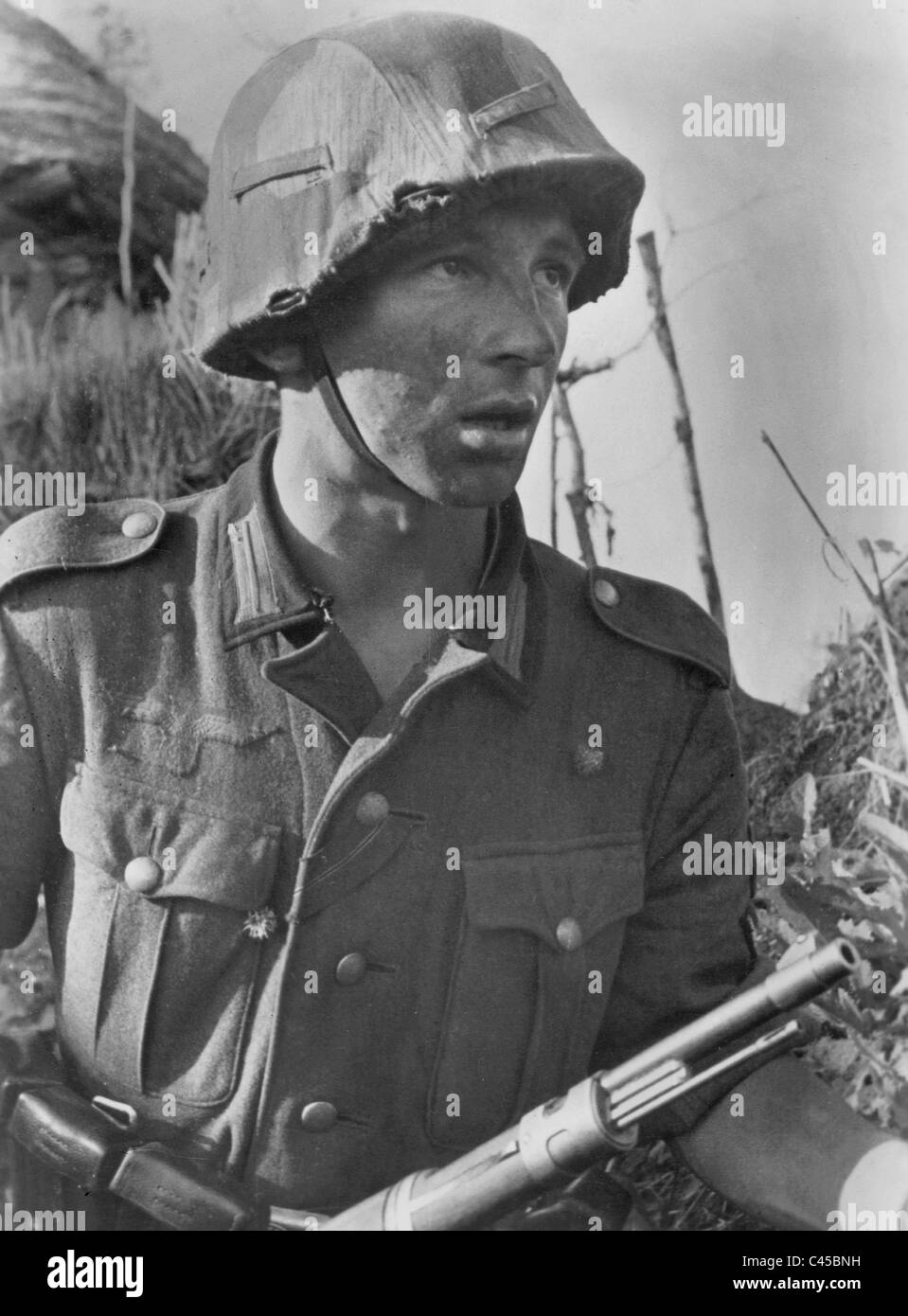 Nazi soldato tedesco sul fronte orientale, 1944 Foto Stock