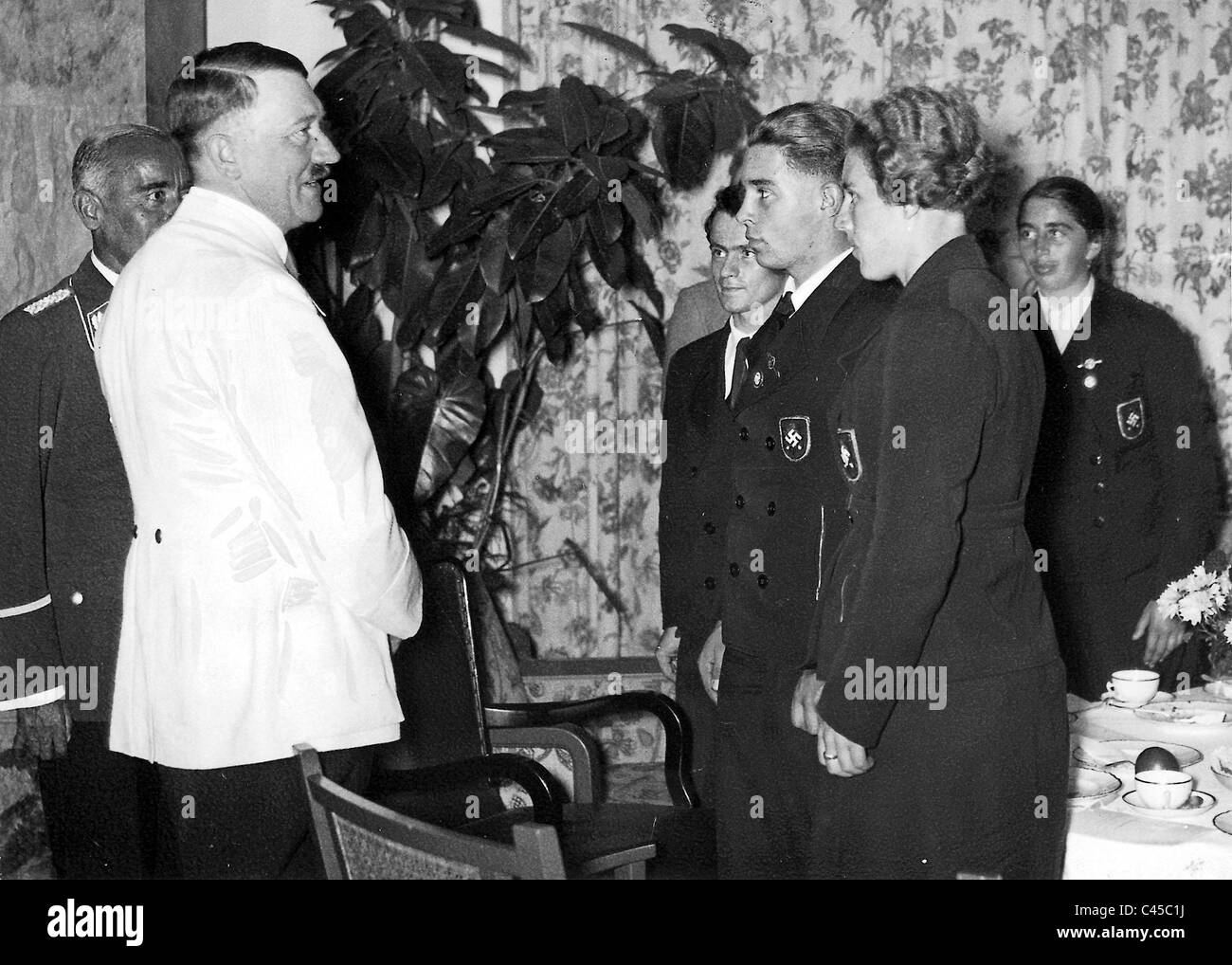 Hitler con gli atleti Foto Stock