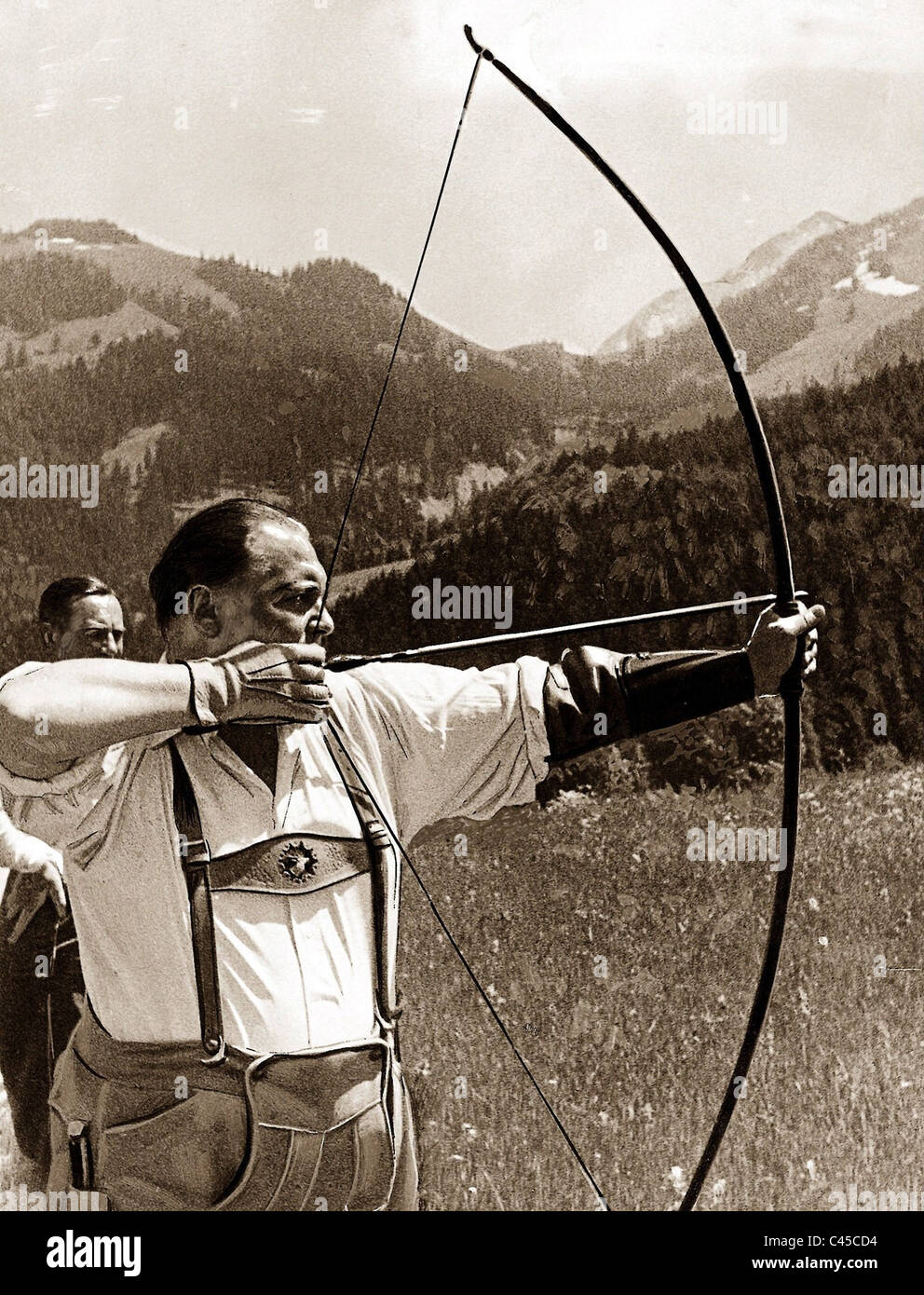 Goering la ripresa di un arco e frecce Foto Stock