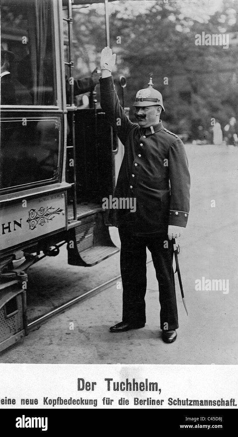 La polizia di Berlino constable nel 1909 Foto Stock